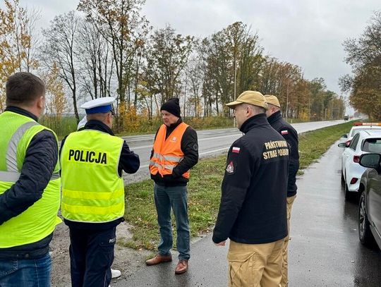 Służby spotkały się na miejscu tragedii gdzie zginął 55-letni pasażer
