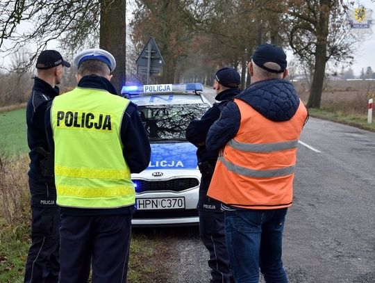 Śmierć 61-letniego pieszego. Policja badała przyczynę i oceniała oznakowanie drogi w tym miejscu.