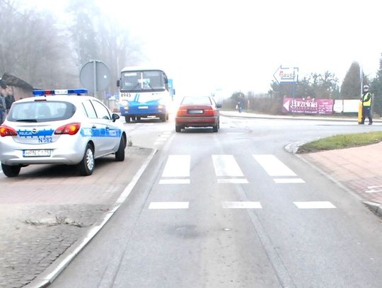 ŚMIERTELNY WYPADEK: 62-latka zginęła pod kołami auta 24-letniego starogardzianina 