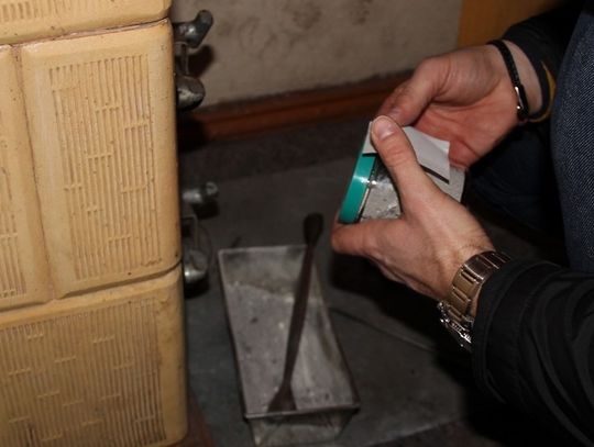 Spalanie śmieci w domowych piecach - siedem wniosków do sądu