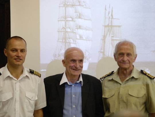 Spotkanie kapitanów z „ojcem żaglowców” podczas The Culture 2011 Tall Ships Regatta