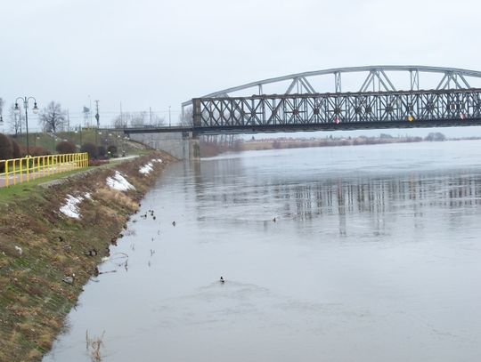 Stan alarmowy na Wiśle. Wody nadal przybywa