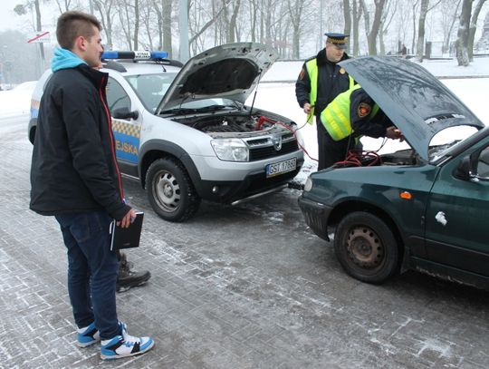 Strażnicy uruchomili 30 aut. To naprawdę działa!