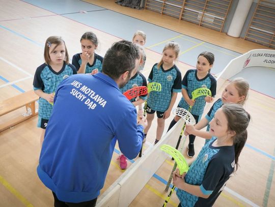 Sukces zawodniczek z Suchego Dębu ogólnopolskim turnieju unihokeja