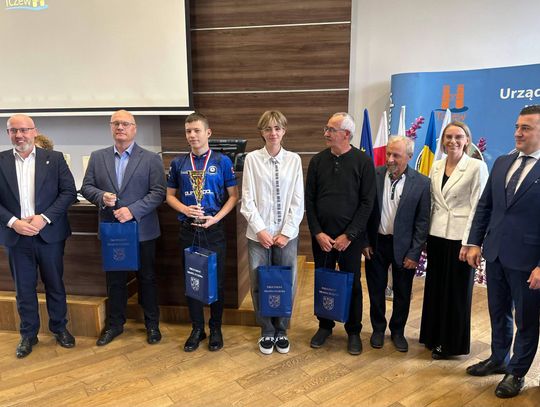 Sukcesy sportowe, podatki za parkingi i przesunięcie głosowania nad Zakładem Komunikacji Miejskiej
