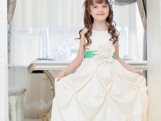 Sukienka balowa dla dziewczynki ? jak wybrać tę jedyną?