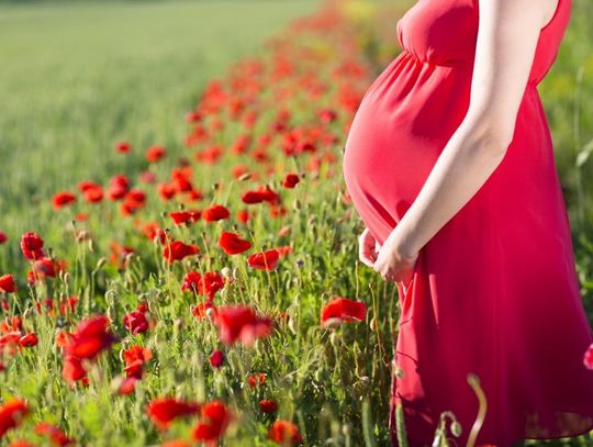 Sukienki ciążowe na lato dla przyszłych mam