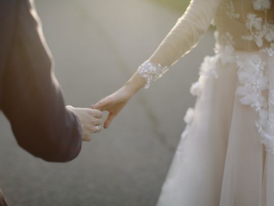 Suknia ślubna na wesele w sali