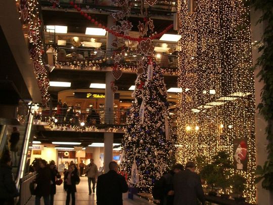 Świąteczne prezenty dla pracowników - gotówka do 380 zł bez podatku!