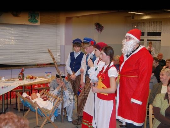 Światełko od harcerzy. Nie byli sami w ten dzień. Wigilia dla mieszkańców 