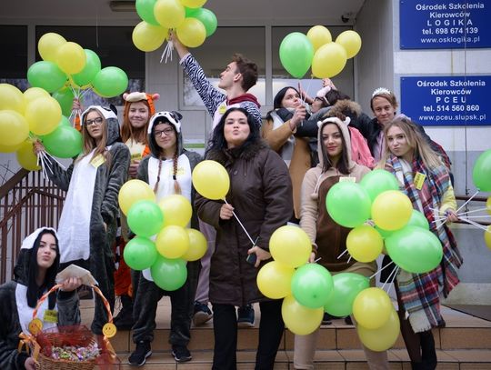 Światowy Dzień Życzliwości i Pozdrowień. Happening słupskich uczniów