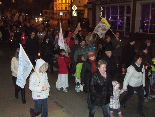 Święci w radosnej paradzie