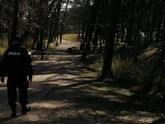 Szczęśliwy finał nocnej policyjnej akcji poszukiwawczej za zaginionym 2-latkiem