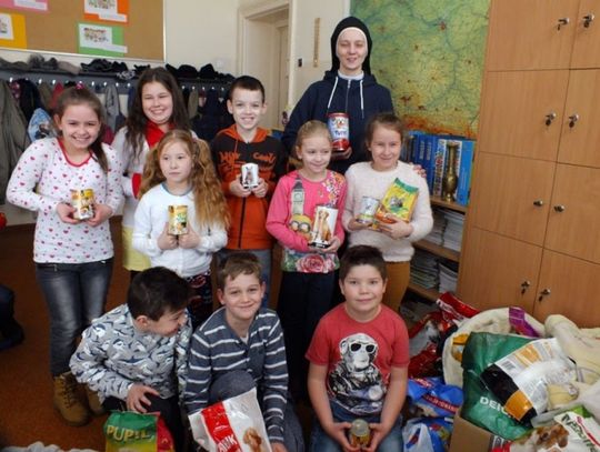 Szkoła w Gniewie wspomogła schronisko dla zwierząt