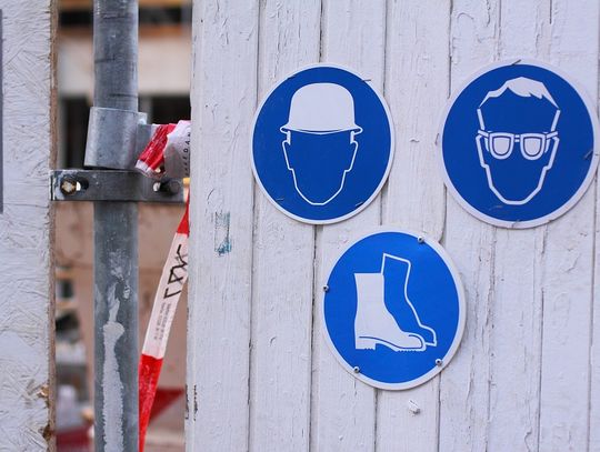 Szkolenia BHP w firmach - po co w ogóle powinny być realizowane?