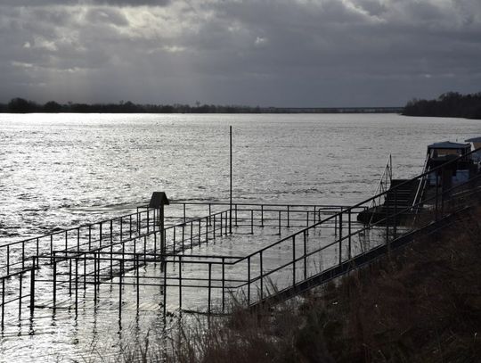 Sztorm na Bałtyku, gwałtowne opady i roztopy. Pogotowie przeciwpowodziowe w Tczewie