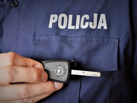 Szukamy właściciela zgubionego kluczyka do opla. Właściciel proszony jest o zgłoszenie na komendę policji w Tczewie