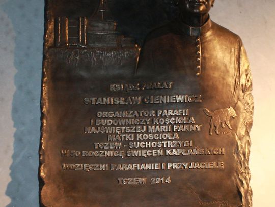 Tablica pamiątkowa. Uhonorowano prałata Cieniewicza 