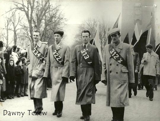 Tak propagandą epatowano w Tczewie - sztandary "przemówiły" do ludu