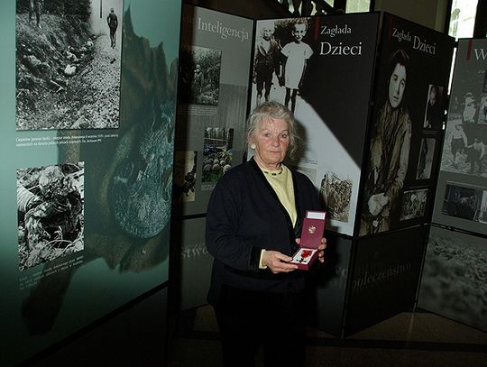 Tata pisał z Kozielska, że jest zdrów i żeby mama o nas dbała