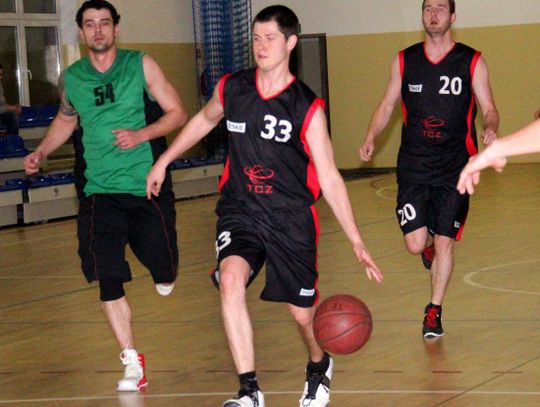 TCZ i Devils na czele - Tczewska Amatorska Liga Koszykówki 
