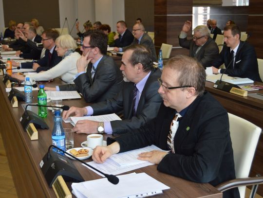 Tczewscy radni nie chcą prywaty na sesjach. Wystosowali apel