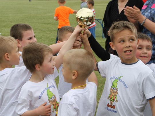 Tczewskie VIP-y i młodzież haratały w gałę na bulwarze!