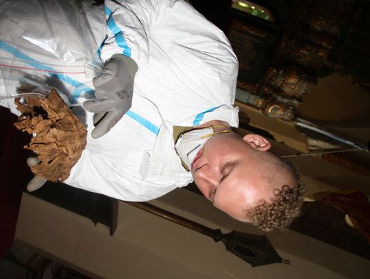 Tego nie ma nawet w Luwrze!  Co odkryto w piaseckiej krypcie?