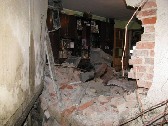 Tir zaparkował w salonie