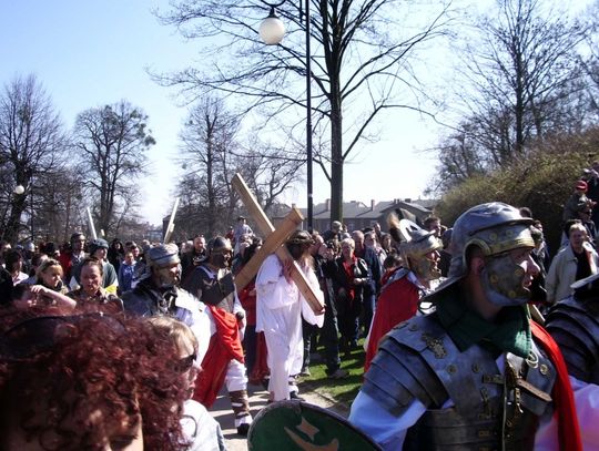 To rozdarcie wciąż w nas jest: „Hosanna” i „Ukrzyżuj”