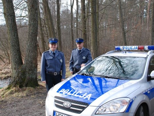 Tonący wędkarz złapał się... policjanta