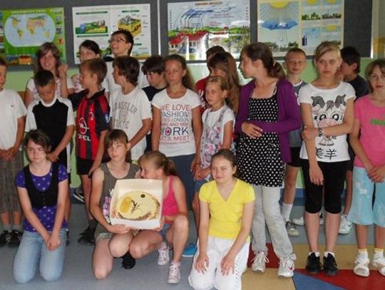 Tort dla „ananasów” z Vb z „Dwunastki”