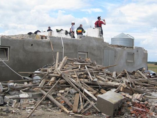 Trąba powietrzna uszkodziła 67 obiektów