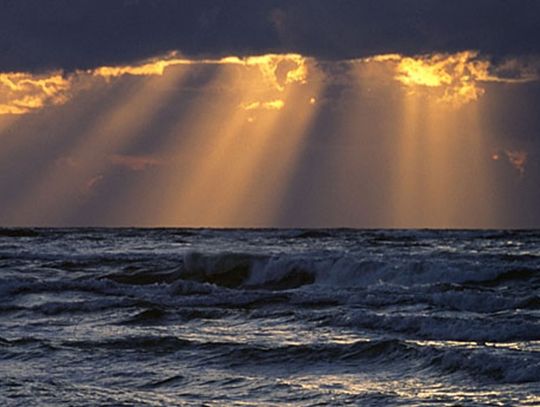 TRAGEDIA NA BAŁTYKU. Kuter WŁA-127 z 5-osobową załogą zatonął niedaleko Bornholmu