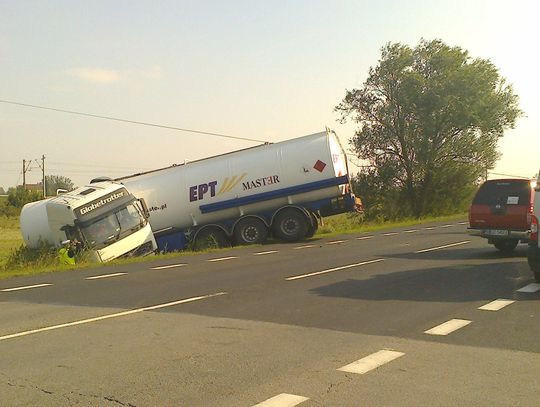 Tragiczne zdarzenie w Subkowach. Zginęła jedna osoba. Droga zablokowana!