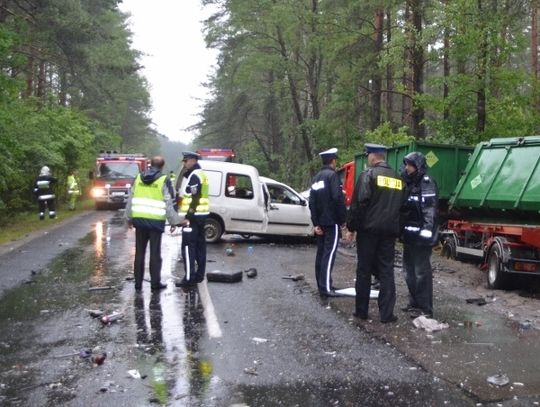 Tragiczny wypadek pod Kościerzyną, zginęło dwóch mężczyzn 