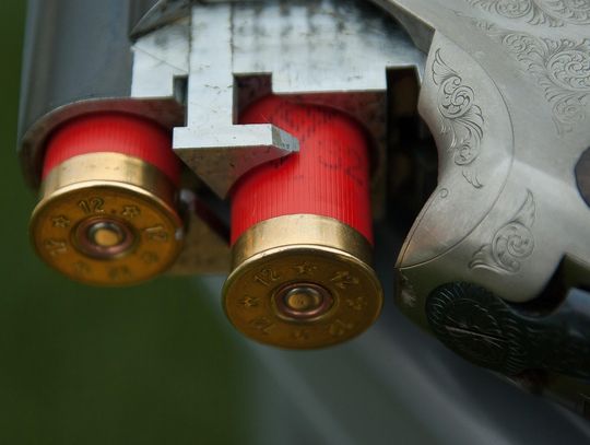 Tragiczny wypadek podczas polowania w gminie Trąbki Wielkie. Zginął 47-letni stażysta