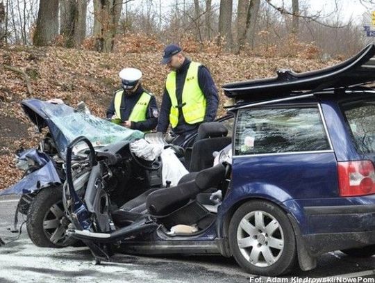 Tragiczny wypadek w Kościerzynie. Trwa wyjaśnianie okoliczności wypadku.