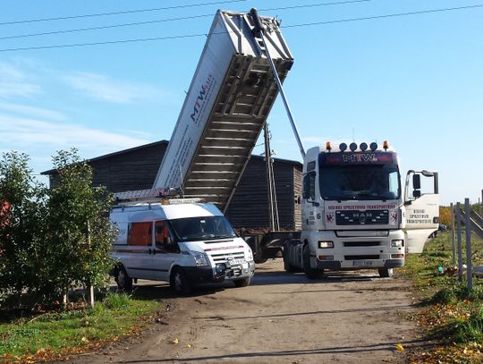 Tragiczny wypadek w sadzie. Zginął porażony prądem