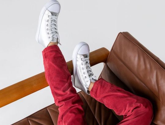 Trampki dla dzieci - jak wybrać stylowe i funkcjonalne modele na każdą porę roku?