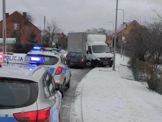 Trudne warunki drogowe wprowadziły chaos na drogach powiatu sztumskiego. Stłuczki i kary dla kierowców