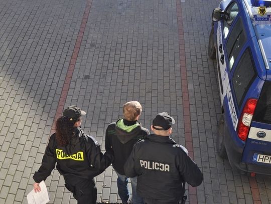 Trzech rozbojów zaatakowało mężczyznę