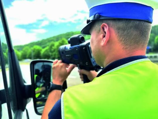 Trzy kontrole, trzy poważne problemy. Alkohol, brak prawa jazdy i zakaz nie zatrzymały kierujących