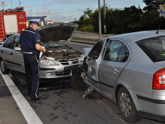 Trzy samochody zderzyły się w Pszczółkach