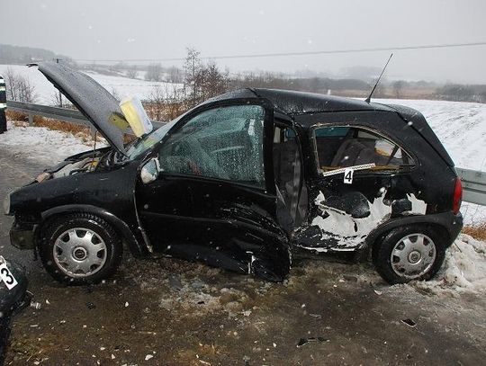 Trzy wypadki na śliskiej drodze – brawura, brak wyobraźni