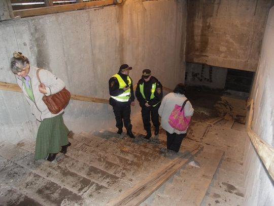 Tunelem bezpiecznie do szkoły