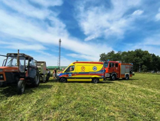 Twarz mężczyzny została poraniona. Trwają żniwa. Strażacy apelują o ostrożność