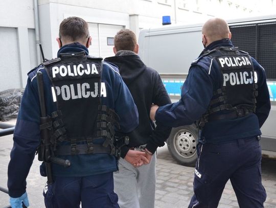 Uciekał, bo miał zakaz, został zatrzymany