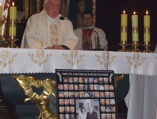 Uczcili pamięć ofiar. "Zginęła elita, tak jak 73 lata temu"