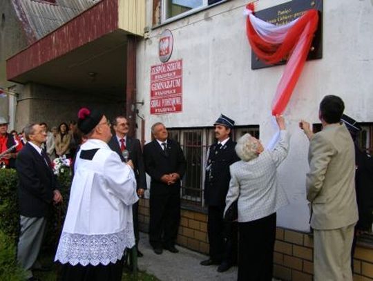 Uczczono inicjatora budowy szkoły w Rajkowach